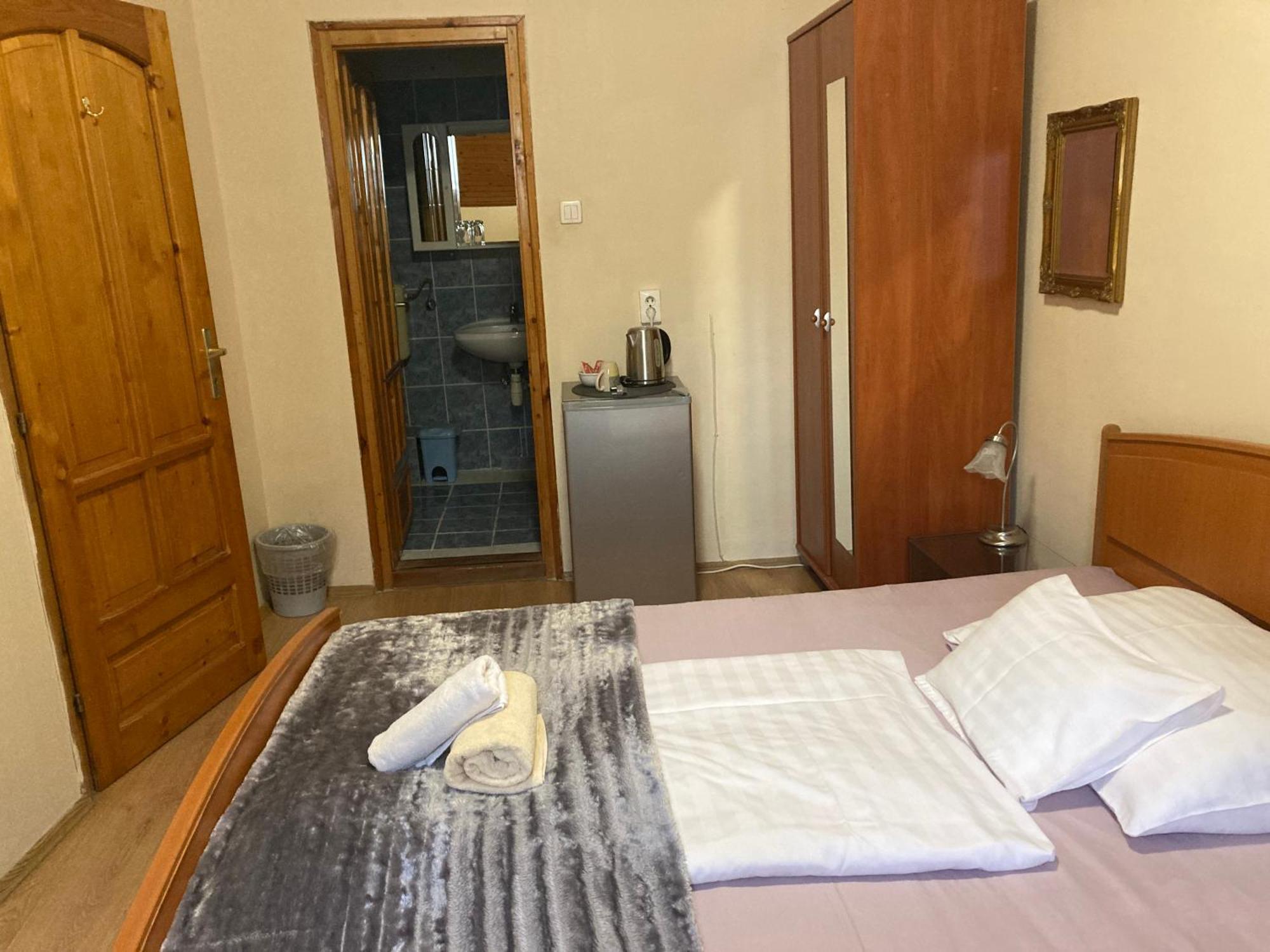 Bed and Breakfast Retro Panzio Печ Екстер'єр фото