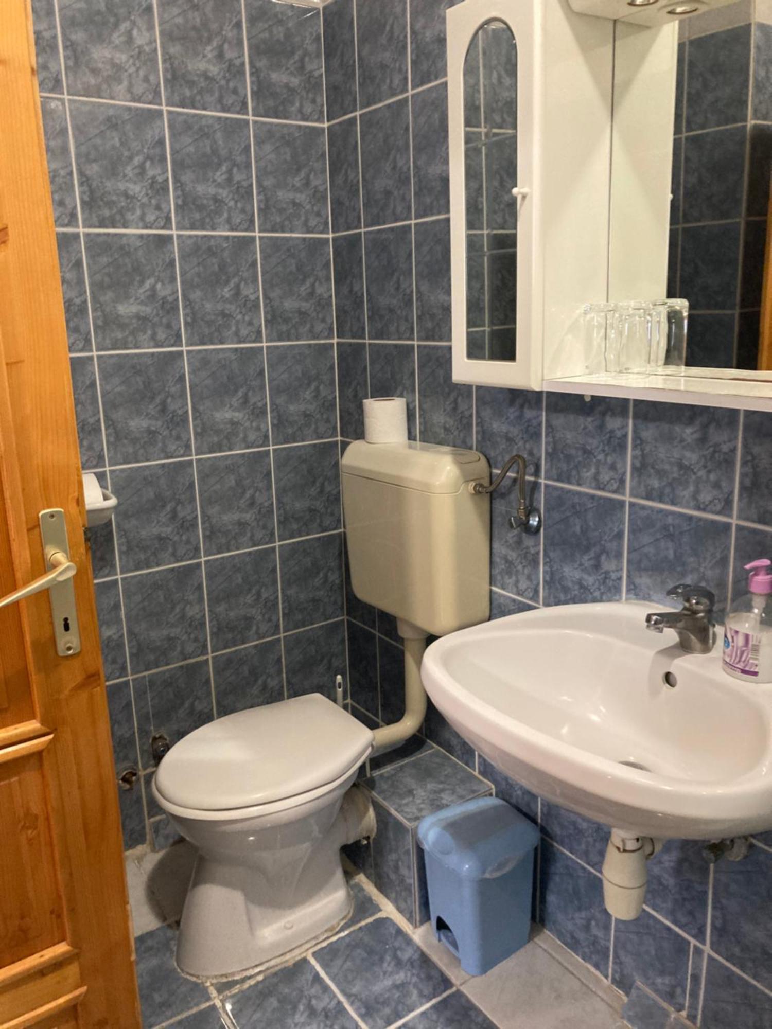 Bed and Breakfast Retro Panzio Печ Екстер'єр фото